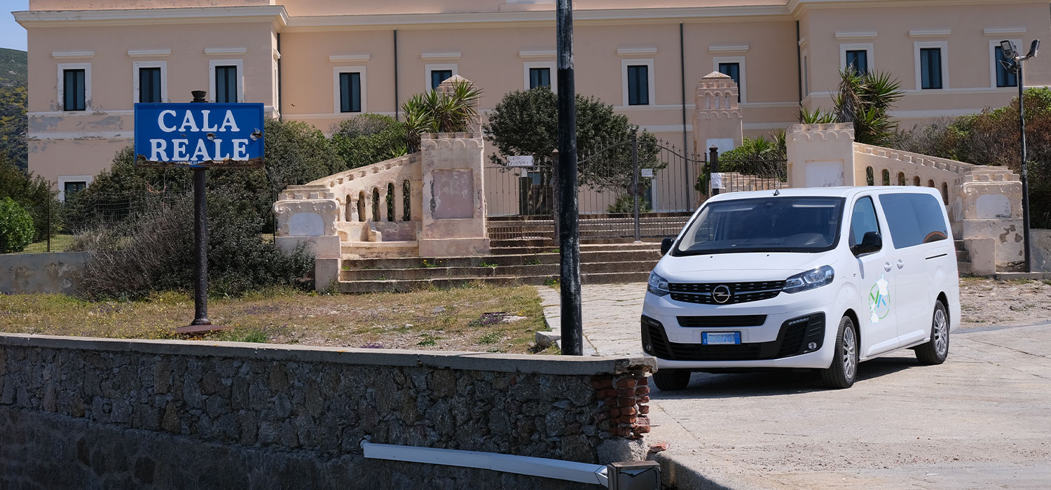 Visit Asinara - Minibus elettrico a Cala Reale